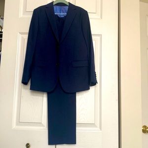 Beautiful suit for a boy size 8